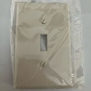 Bundle of 8 Cream Light Switch Cover